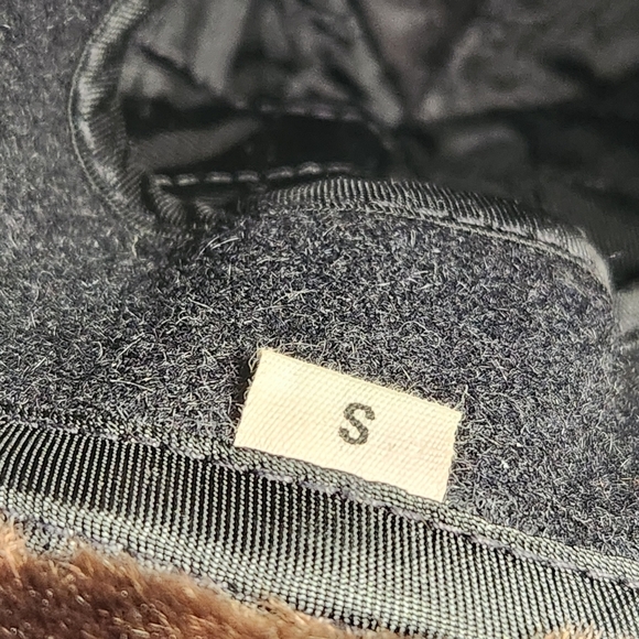 Pillbox Hat Women’s Small Brown Faux Fur Feather Lined Quilted Ear Flaps - Picture 3 of 9